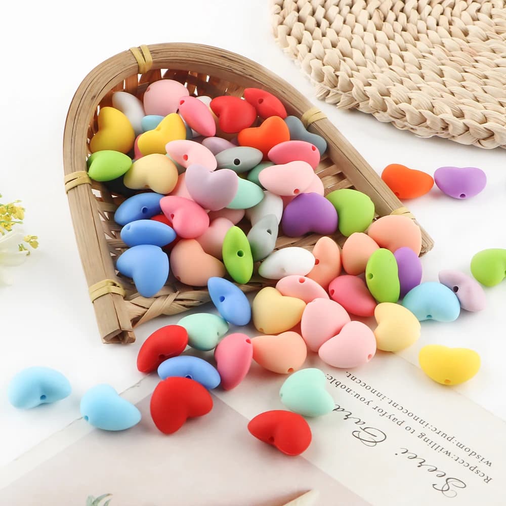 Kovict 21 pezzi di perline in silicone a forma di cuore per la creazione di gioielli, collane, bracciali, accessori