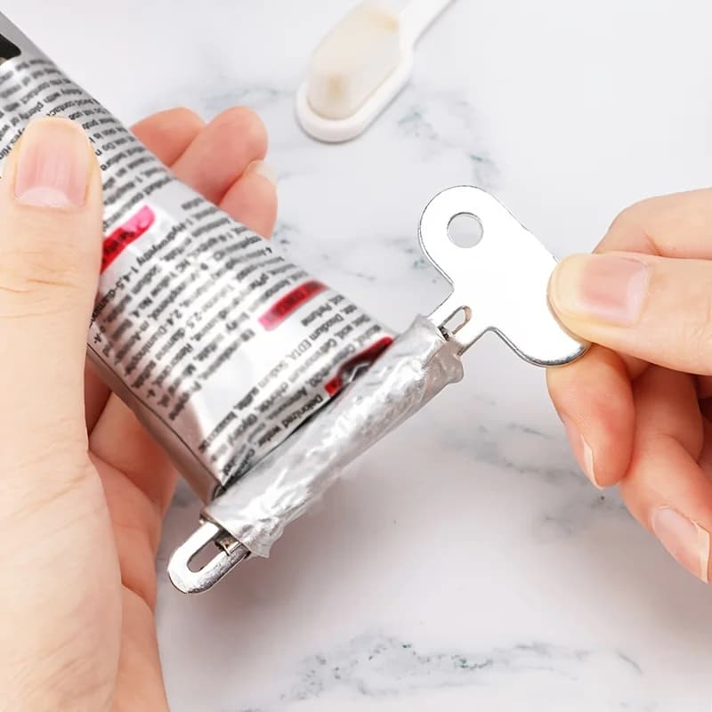 Stainless steel toothpaste, hair juicer, oil paint, rotary dispenser for ointments, cosmetics, bathroom accessories