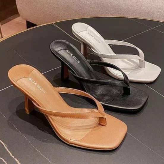 Women's fashionable heel sandals wearing noble slippers with thin heels and legs, square toe sandal for summer sandals De Mujer