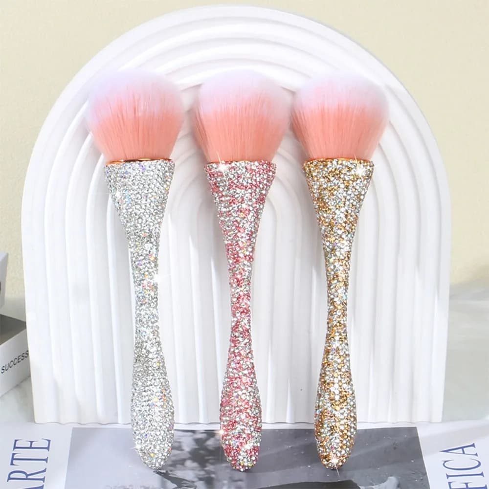 Pennello per trucco con manico diamantato pennello per cipria sciolto pennello per fard pennello per trucco professionale fondotinta Blush strumento per spazzola per capelli morbidi
