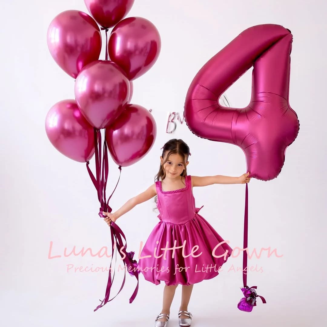 Abito da damigella in raso fucsia con spalline sottili, scollo con strass e fiocco sul retro, vestito corto a bolle per compleanno bambina, personalizzabile