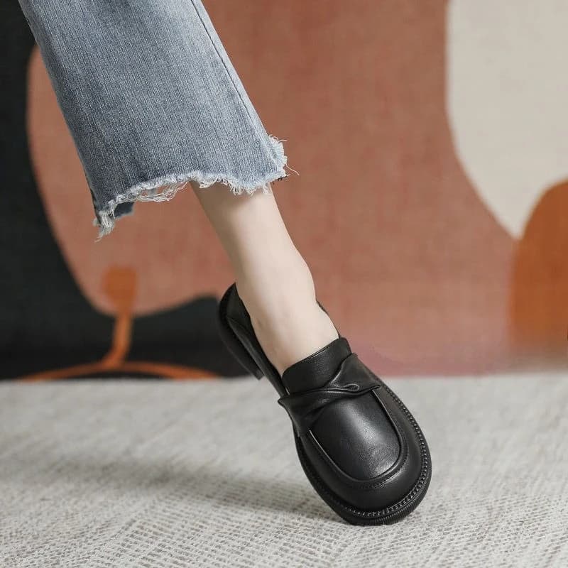 Mocassini in vera pelle da donna neri stile coreano britannico primavera slip on suola spessa versatile vendita calda best seller