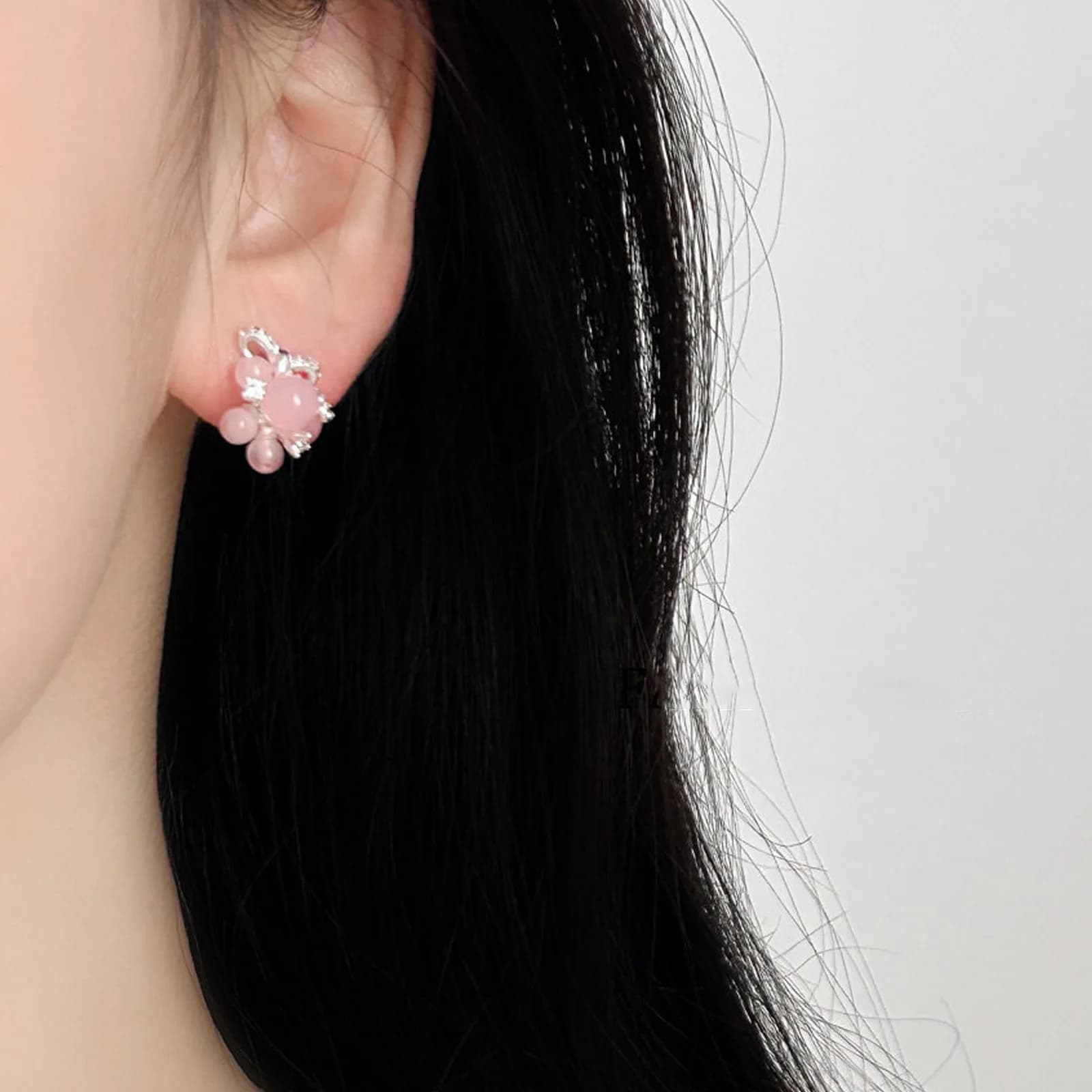 Pink Lychee Bubbles New Sweet Cat's Eye Grape Cluster Earrings, Unique Design, Versatile Daily Soft Stud Earrings for Women