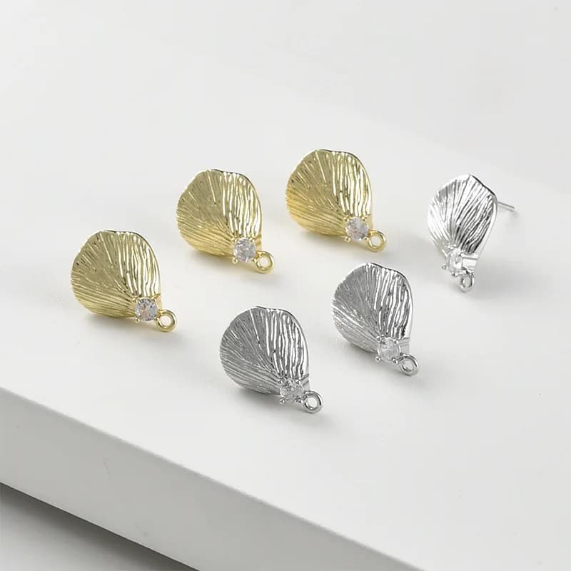 Orecchini di Perle Fatti a Mano con Foglie a Forma di Conchiglia Placcate in Oro 14k con Diamanti Incastonati