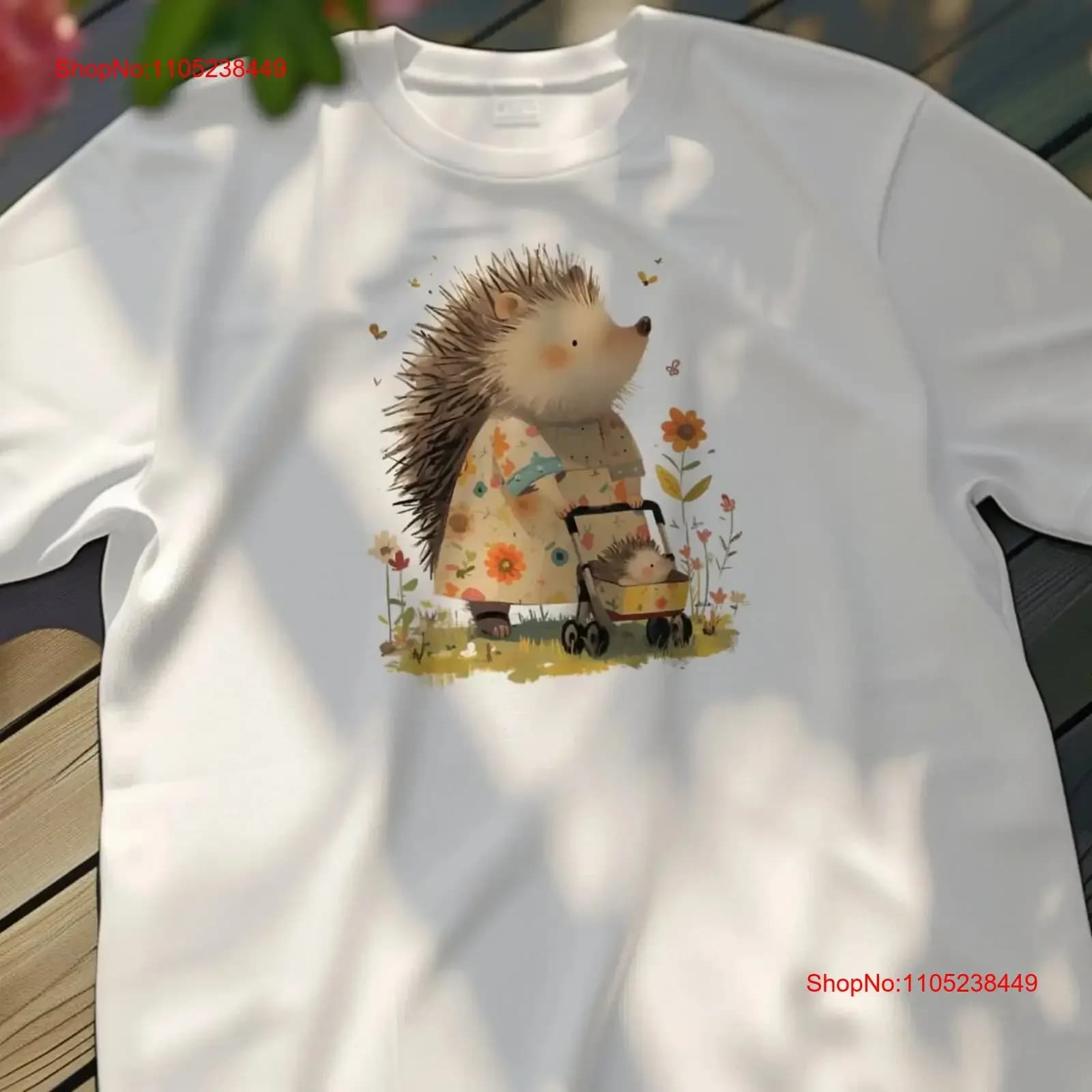 Maglietta con riccio mamma e cucciolo nel passeggino, abbigliamento per amanti degli animali per la festa della mamma, design carino per la mamma, vestiti vintage lavati di design