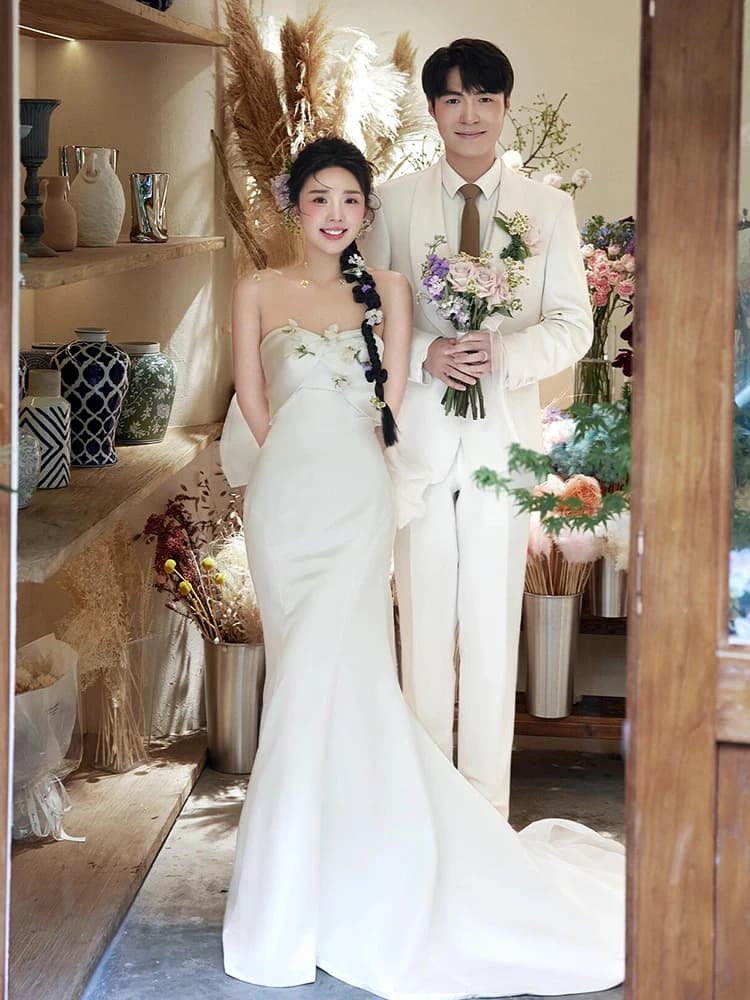Elegant Satin Wedding Dress Simple Elegance Travel Photography Outfit Slim Fit Fish Tail White Draped Gown for Young Brides