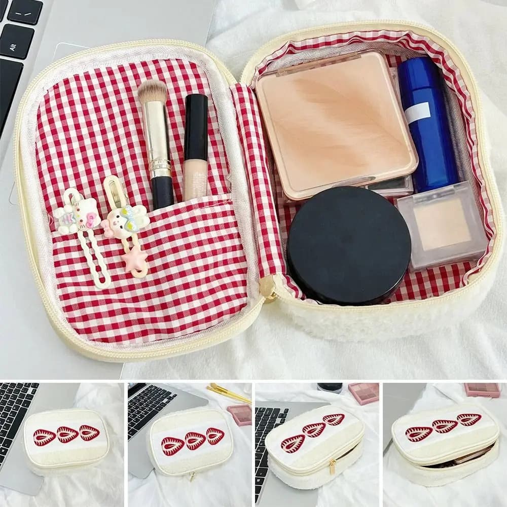 Astuccio Kawaii in Peluche a Forma di Fragola, Portapenne Multifunzionale, Borsa per il Trucco Ricamata, per Casa e Viaggio