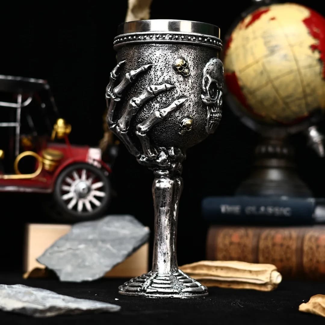 Calice con teschio d'argento Inserto in acciaio inossidabile 3D Retro gotico Fantasy Scheletro Bicchiere da vino Tazza da birra di Halloween e tazza Regalo di Halloween