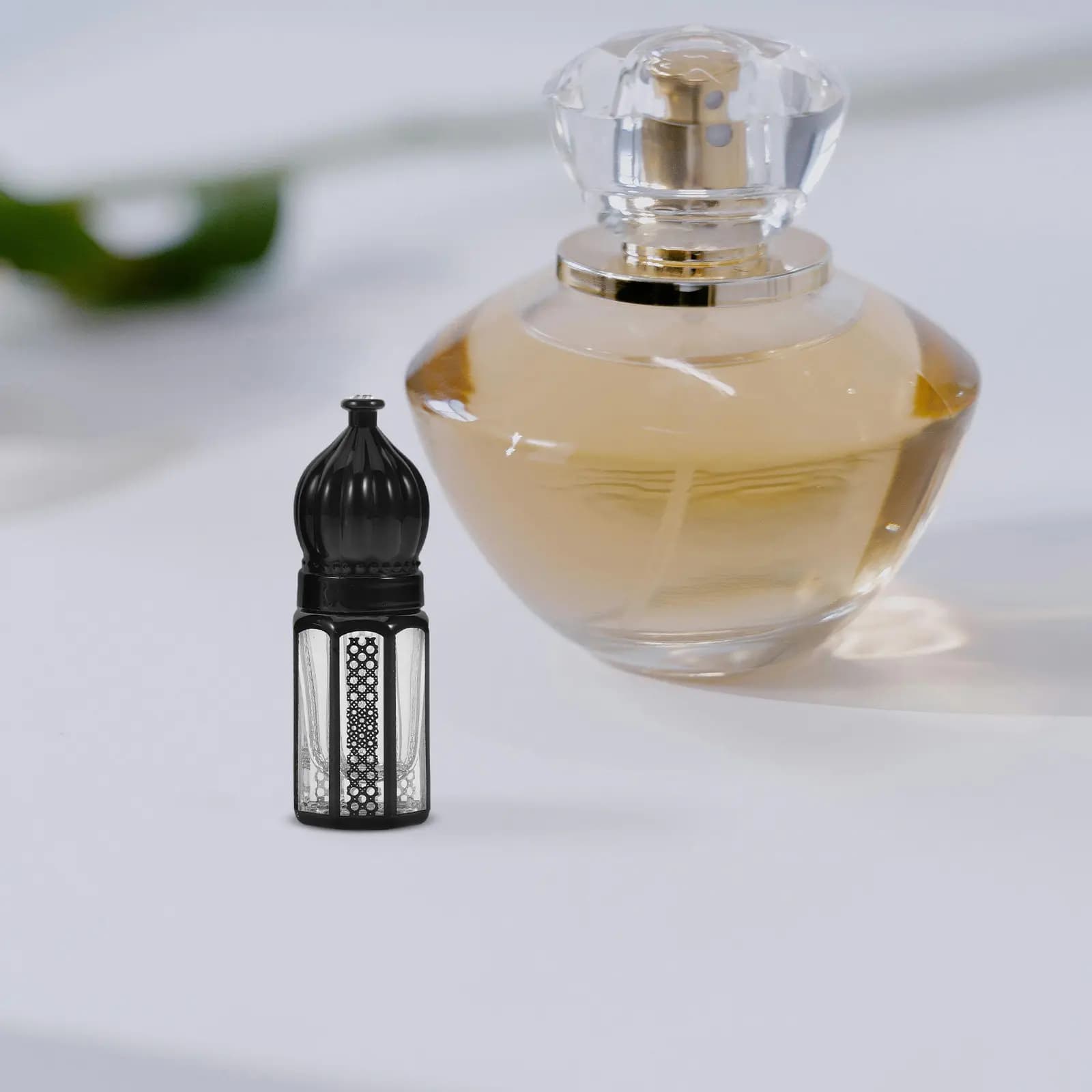 4 flaconi roll-on per oli essenziali, in vetro, ricaricabili, portatili, da viaggio, da 3 ml, a prova di perdite, dispenser per profumi, oli per il corpo, aromaterapia