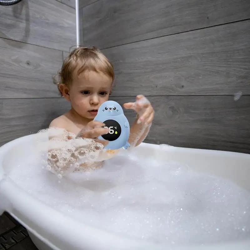 Monitor della temperatura del bagnetto per bambini Indicatore digitale della temperatura dell'acqua a prova di acqua Sensore aggiornato Simpatico tubo da bagno per piscina galleggiante