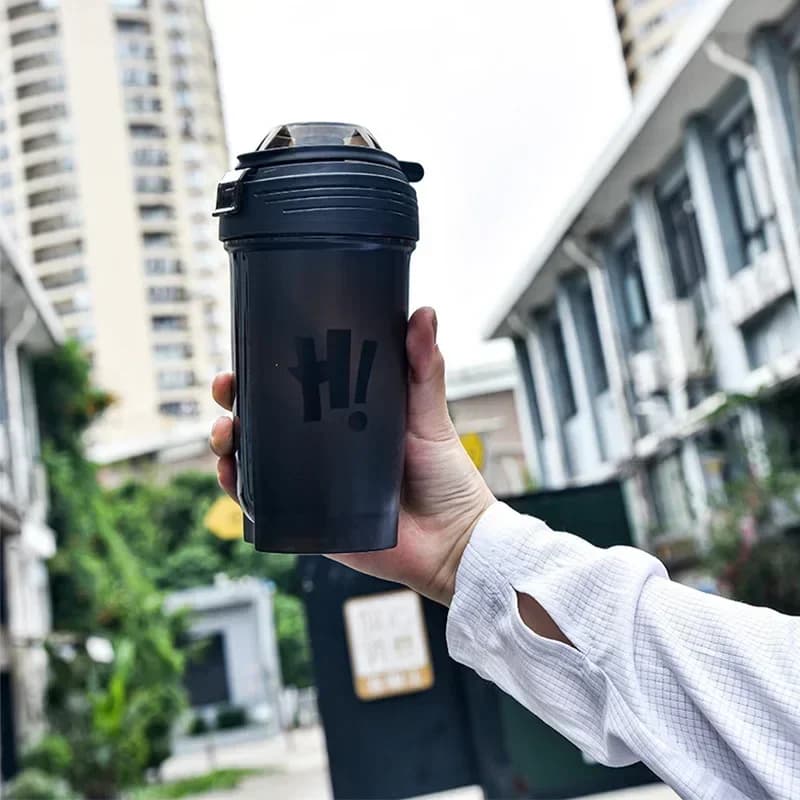 Portable shaker bottle 500 ml protein powder Loss-proof water bottle for gym Fitness workout Sports Shaker Mixing cup with scale