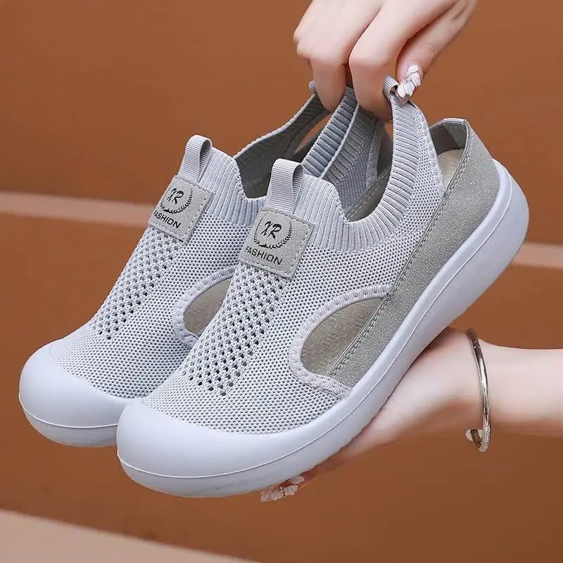 Sandali da donna leggeri slip-on a punta tonda, alla moda e versatili, scarpe casual in tessuto stile Pechino, estate 2025