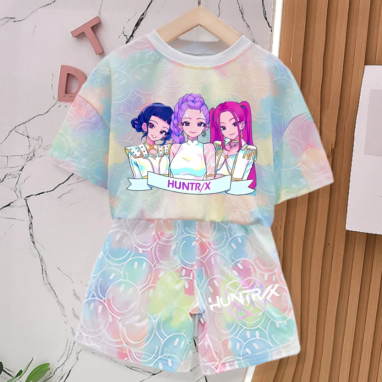Set T-shirt e Pantaloni KPop Demon Hunters per Ragazze, Abbigliamento Estivo Kawaii con Faccina Sorridente, Completo a Maniche Corte, Pigiama per Bambini, Regalo