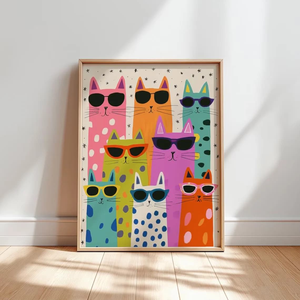 Stampa artistica da parete con occhiali da sole color pastello e gatto - Illustrazione gattosa fantasiosa con sfondo stellato, per un ambiente domestico morbido e allegro