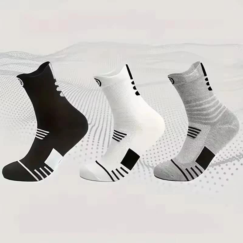 3 pairs of men's sports socks with comfortable fit and comfortable fit for outdoor sports