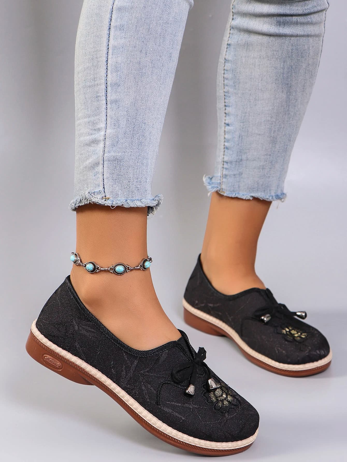 Spring New Women's Casual Sports Shoes Comfortable, Breathable, Lightweight, Wear resistant Lazy Shoes, Soft soled Flat Shoes