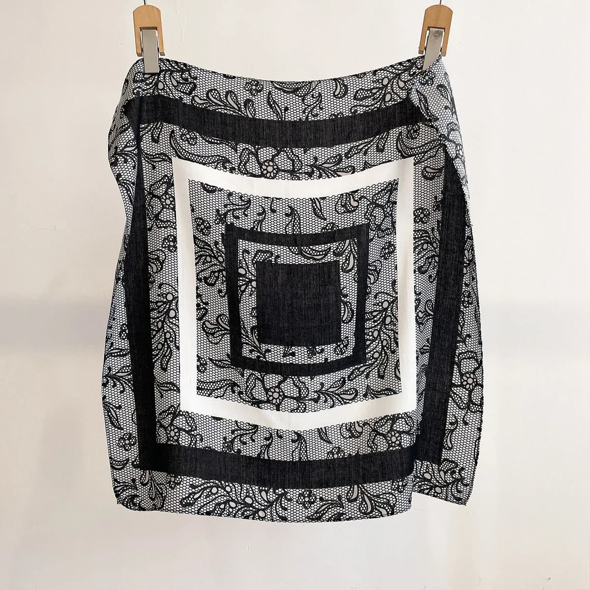 Sciarpa di Seta Premium da Donna 68cm Quadrata con Stampa Floreale, Foulard, Hijab, Bandana, Sciarpa per Capelli, Stola, Pashmina