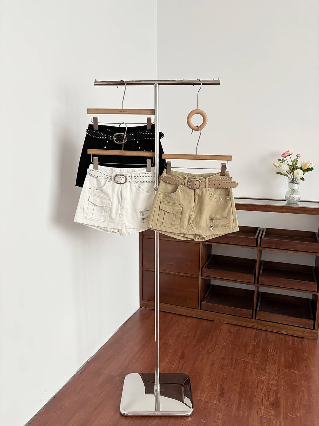 Gonna a vita alta a trapezio in jeans da donna, estiva, con cintura, pantaloncini in denim corti modellanti multitasche, stile workwear di tendenza