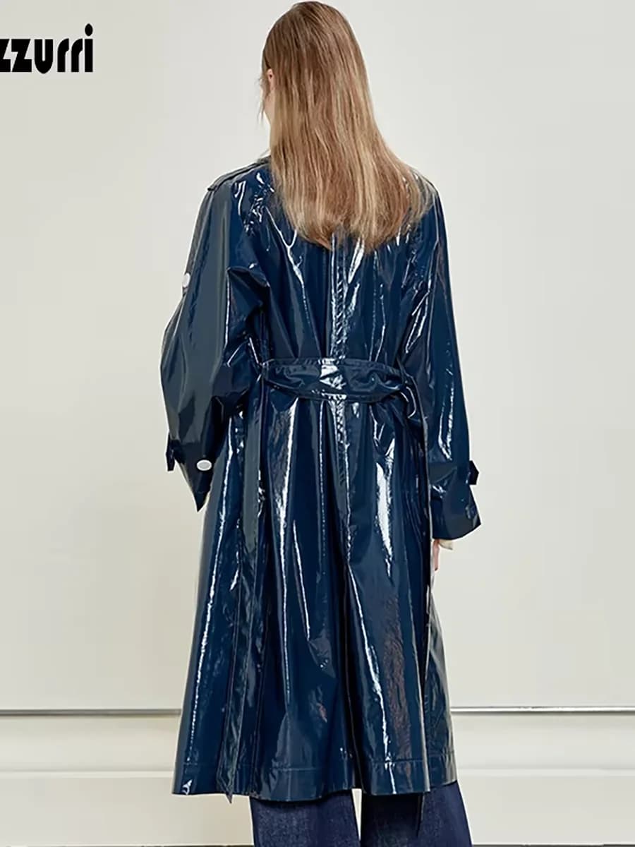 Nerazzurri Primavera Autunno Impermeabile Lungo Sottile Morbido Flowy Lucido Riflettente Blu Scuro Trench in Ecopelle per Le Donne 2025