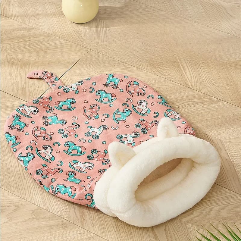 Cosy winter curl for pets, semi-closed baby bag for cats, soft and relaxing coconut, warm cave-shaped bunk for cats, for kittens and puppies, for a deep sleep.