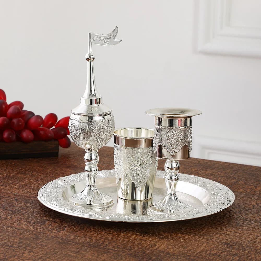 Set da 4 pezzi, tazza e vassoio per bicchiere di vino per bambini, portacandele peralah, scatola per spezie Beesamim adatta per la fine del sabbath