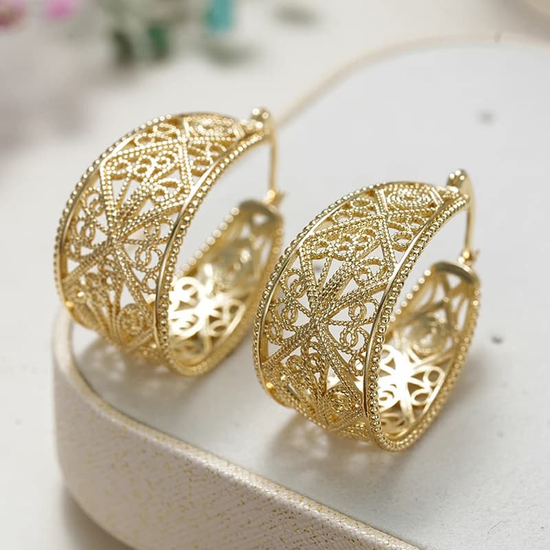 Huitan Boho Style Hollow Pattern Hoop Earrings for Women Minimalist Gold Color Pear Shaped Circle Earrings Female Daily Jewelry