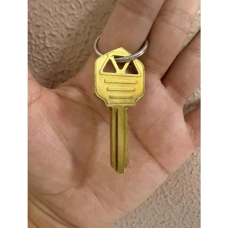 Portachiavi magico Thrus Keychian Chiave Traverse Trucchi magici Primo piano Magia di strada Magia Mentalismo Commedia Prop Bar Trucco Giochi divertenti