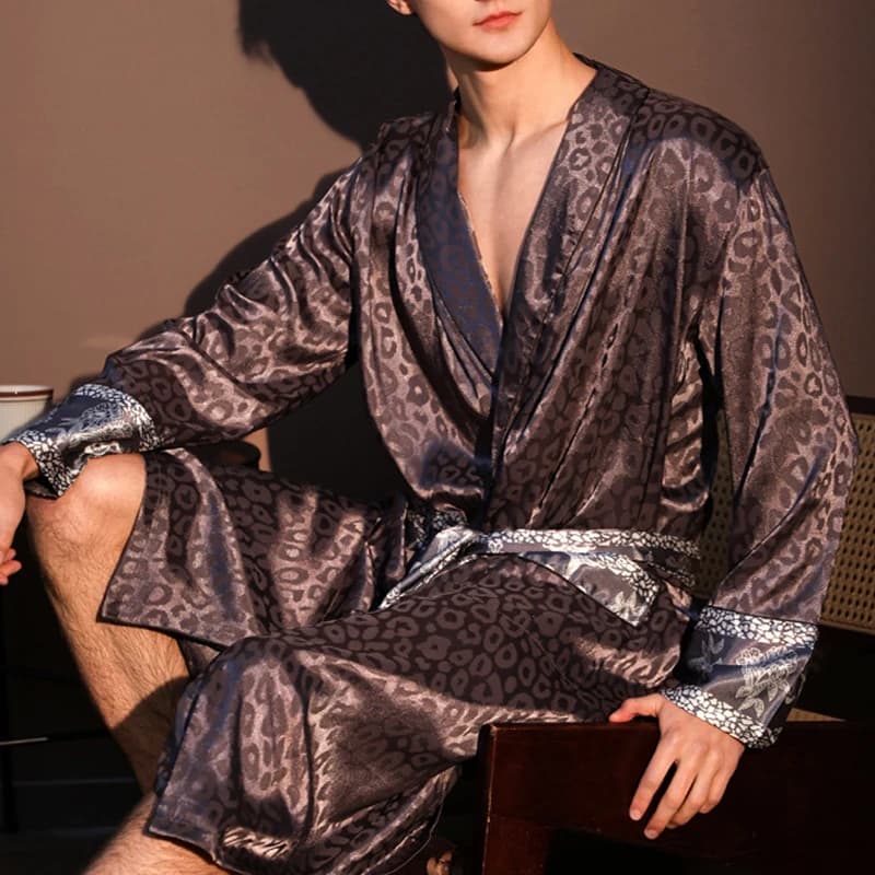 Men's Bathrobe with Leopard Print, Pigiama Luxury Skulls in silky satin, Kimono, Homewear, Casual and Comoda Vigil