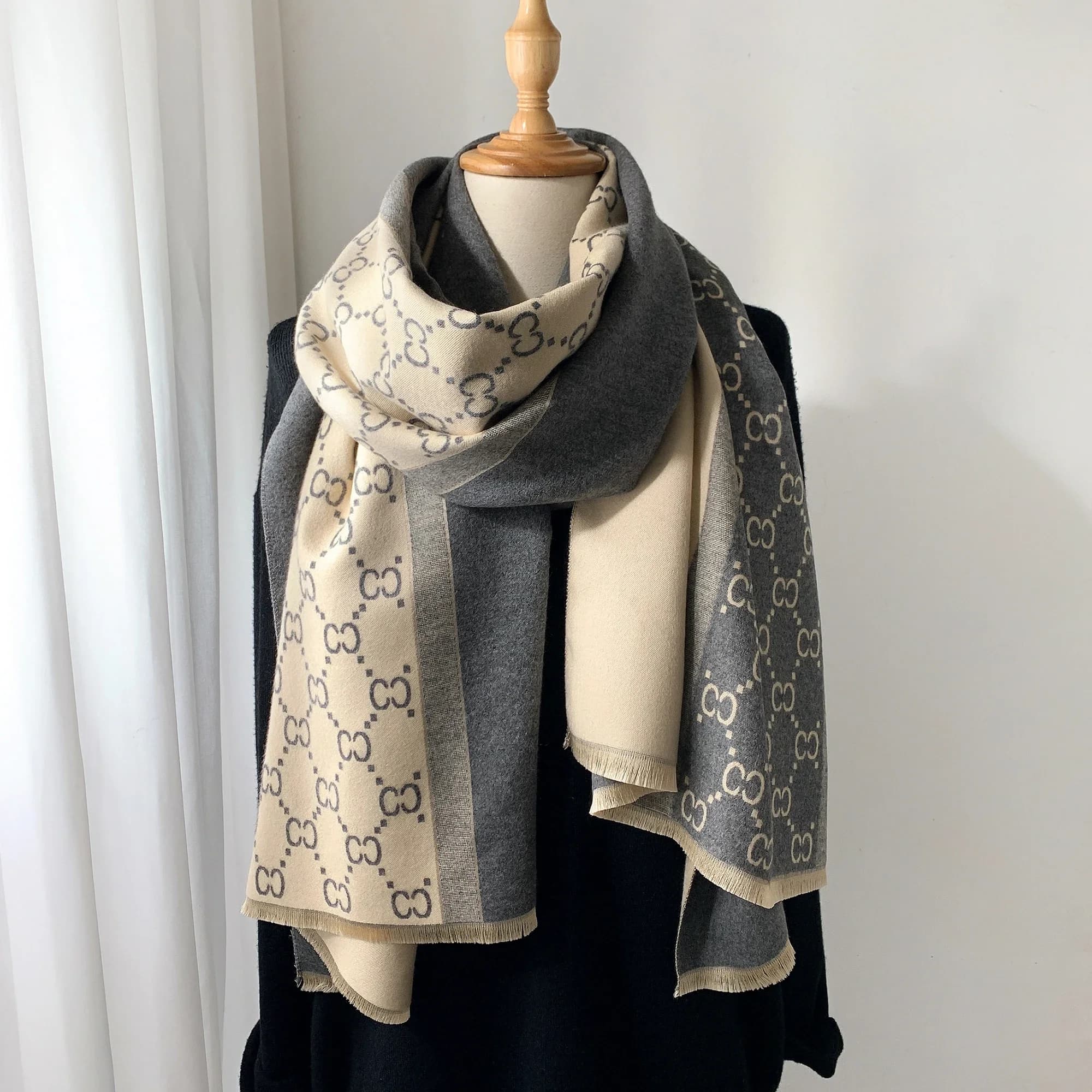 2025 Autumn and Winter New European and American Warm Scarf Women Long Style Air-conditioned Room Shawl Fashion Thickened