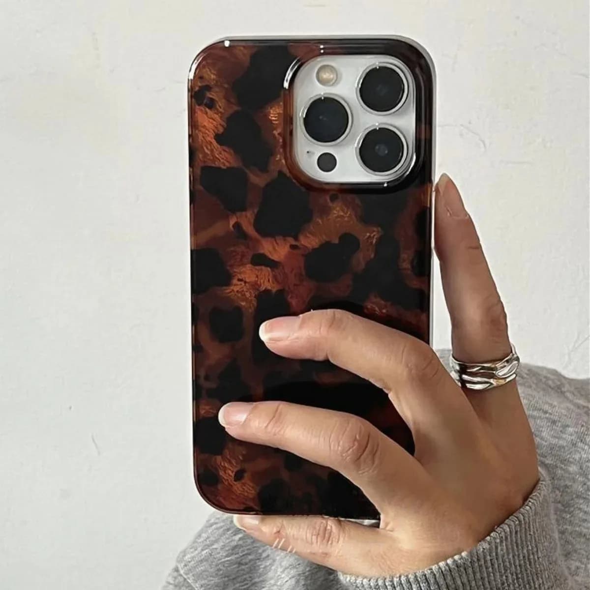 Retro Amber Texture Laser Phone Case For iPhone 16 17 Pro Max 14 15 13 12 11 XS XR 7 8 Plus 16E Stylish Leopard Print Soft Cover
