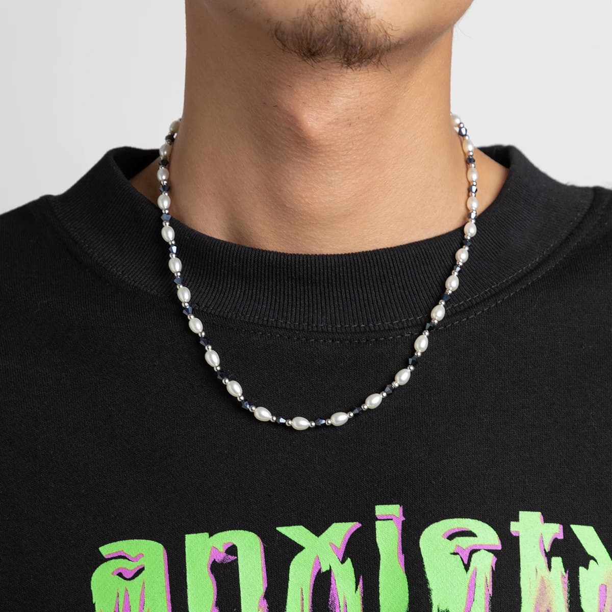 KunJoe Collana ovale alla moda con perle finte e perline di cristallo grigio per uomo, collana corta semplice fatta a mano, gioielli di tendenza