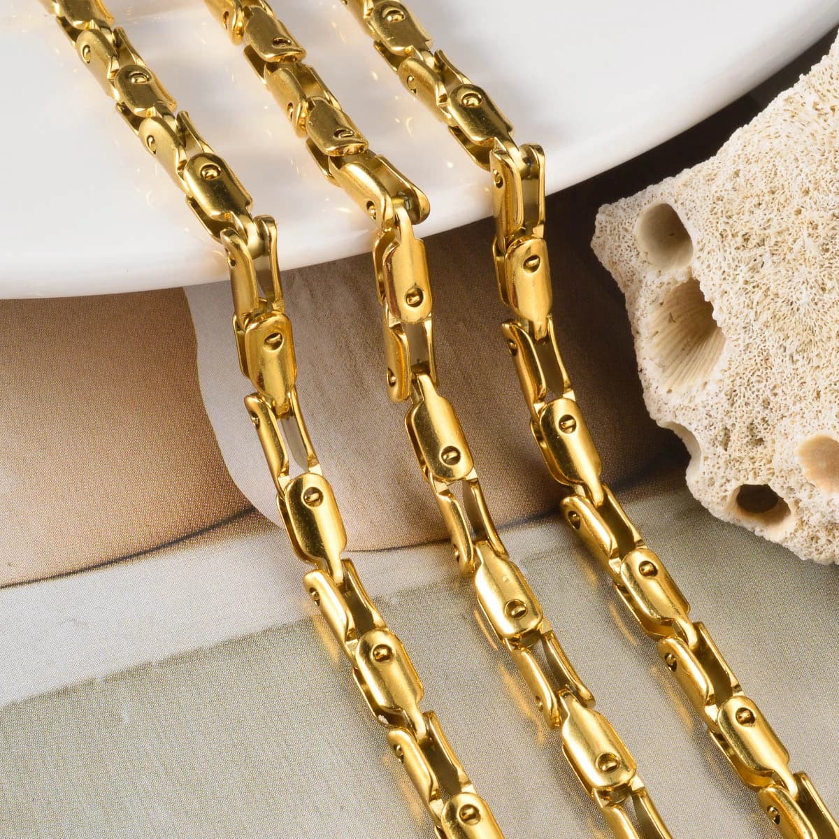 Collana a Catena a Spina di Pesce di Lusso, Unisex, Placcata in Oro 18K, Acciaio Inossidabile, Non Sbiadisce, Gioiello Semplice per Uso Quotidiano