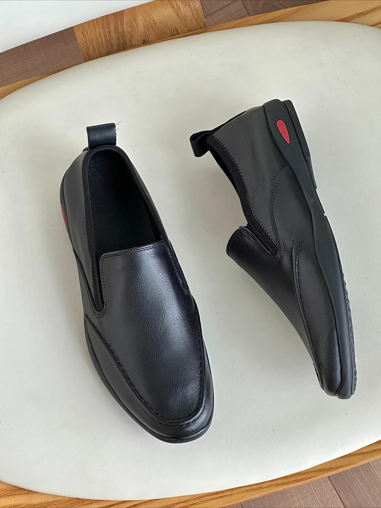 EO Men’s Casual Loafers Genuine Leather Moccasins Breathable Slip On Driving Shoes Comfortable Walking Sneakers