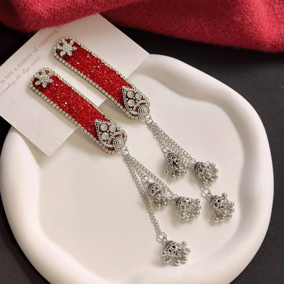 New Chinese-Style Bell Tassel Hairpin for Women, Red Luxury Ultra-Shiny Rhinestone Side Bangs Clip for New Year
