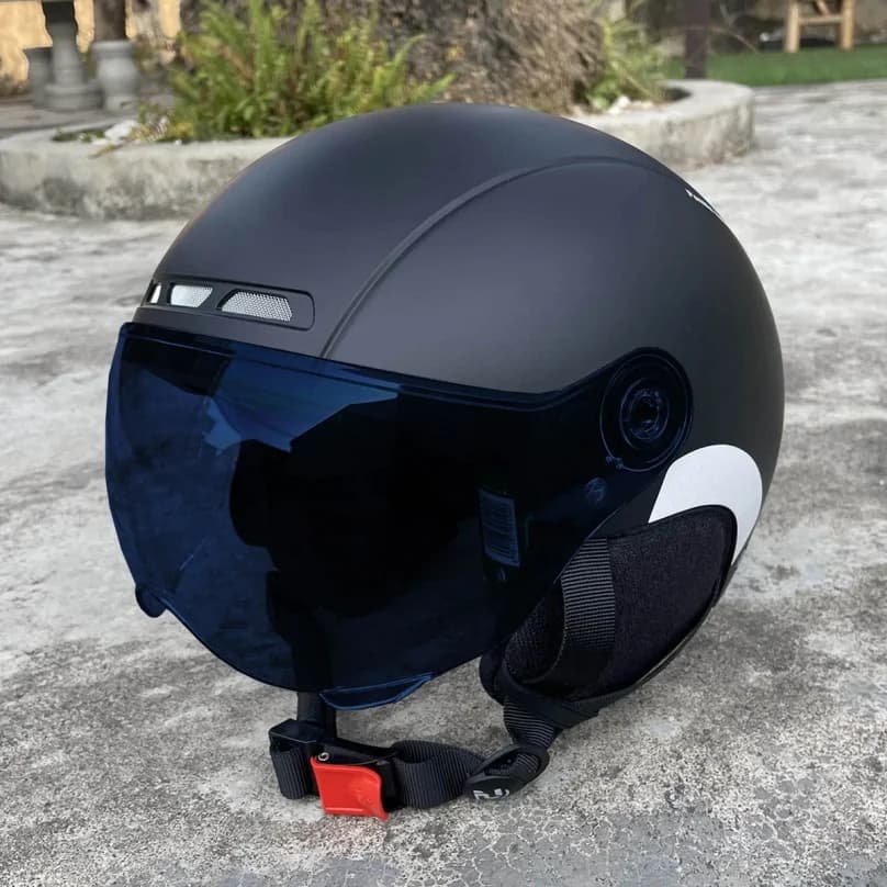 Cycling Helmet With Goggles Lens Ear Protection Reflective Sticker Bicycle Helmet MTB Road E-Bike Bike Helmet For Adult