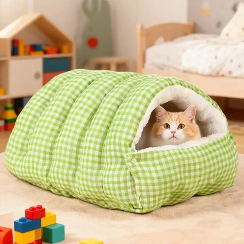 Comfortable bed for pets for cats and small dogs, warm folding sleeping bag, thick plush nest for winter use