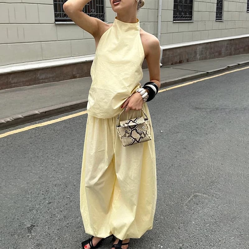 Typhaland Completo Casual Top e Bloomers da Donna, Top Sexy Senza Maniche con Scollo all'Americana, Pantaloni a Palloncino Larghi e Morbidi, Nuovo per l'Estate 2026