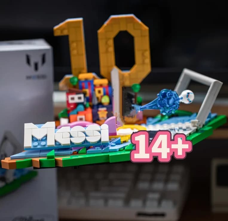 New Arrival 500pcs Football Superstar Number 10 Football Highlights Exciting Goal Building Block Model Toy For Gifts
