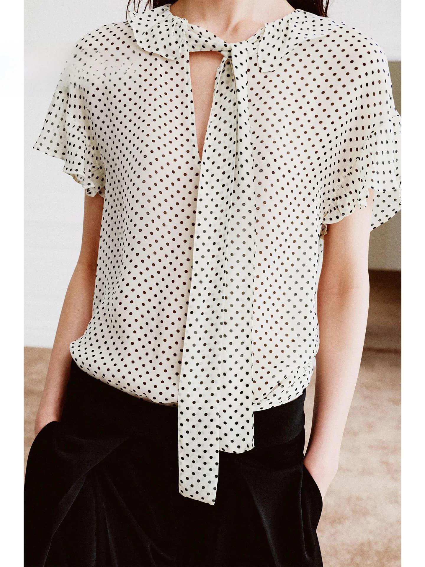 Summer 2026 Unique Gentle Commuter Polka Dot Short Sleeve Shirt Women's High Sensation Knot Casual Loose Fit Blouse