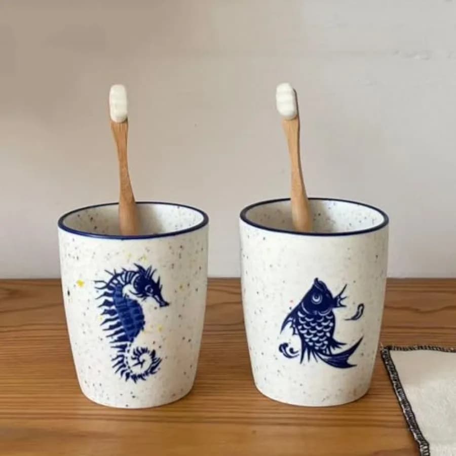 Set da 2 pezzi: Portaspazzolino artistico da bagno e bicchiere con design a forma di pesce blu navy