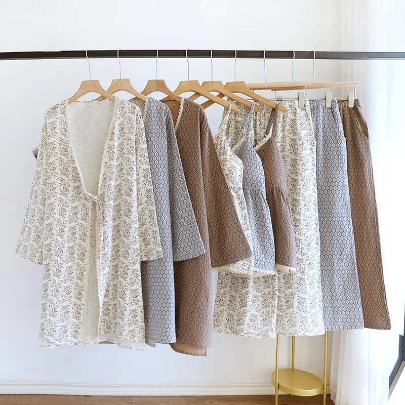 Vestiti da notte dolci e carini in cotone primaverile ed estivo con cuscino sul petto per ragazze Set di tre pezzi per abbigliamento per la casa