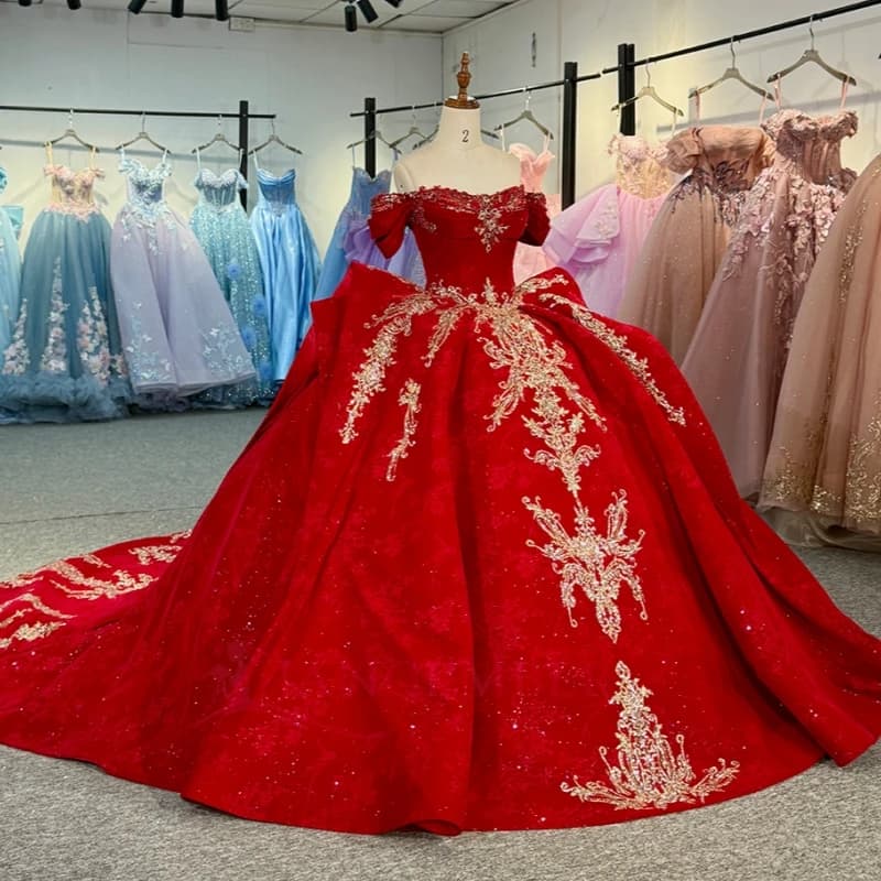 Abiti Quinceanera rossi con spalle scoperte Applique dorate Perline di pizzo Cristallo Festa Compleanno Dolce 16 Abito Abiti 15 De Anos
