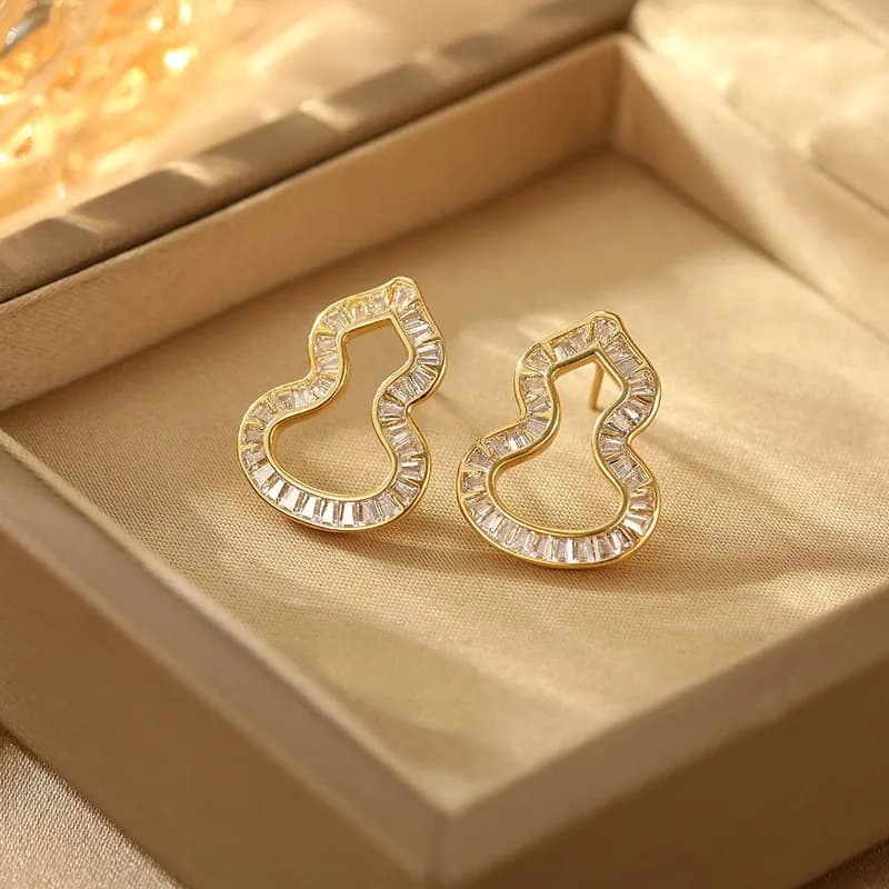Nuovi Orecchini a Perno a Forma di Zucca con Micro-Incastonatura di Zirconi, Ago in Argento S925, Versatili ed Eleganti, Design Traforato Raffinato