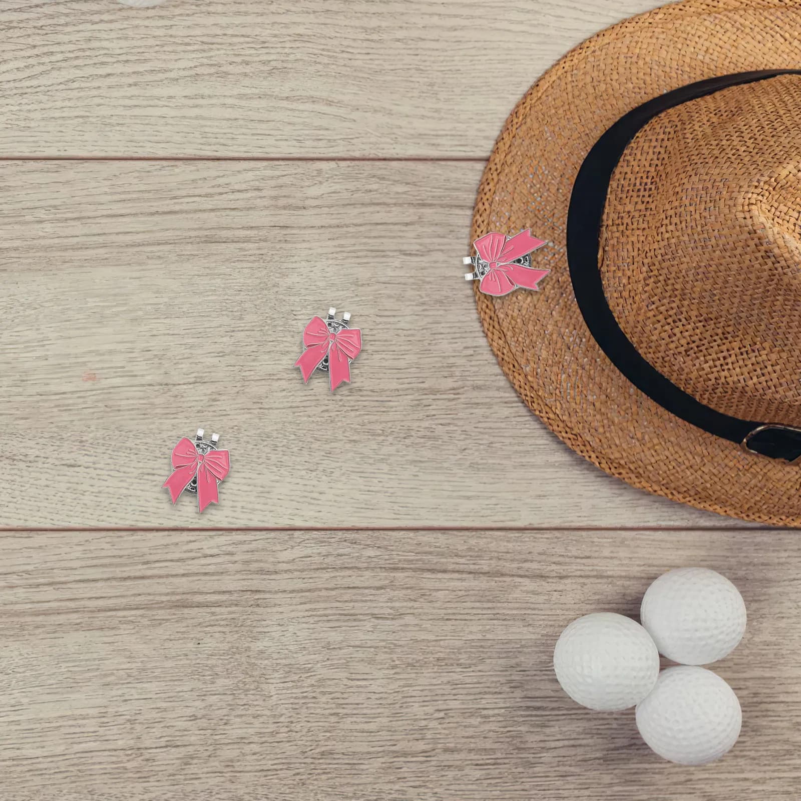 Clip per Cappello da Golf con Fiocco e Marcatore di Precisione per Visiere, Borse, Cinture, Guanti - Adattamento Universale, Leggero e Confortevole