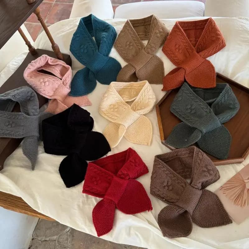 New Incrusted Children's Scarf Autumn-Winter with Flake, Soft and Warm, Knitted, to the Fashion circumcised