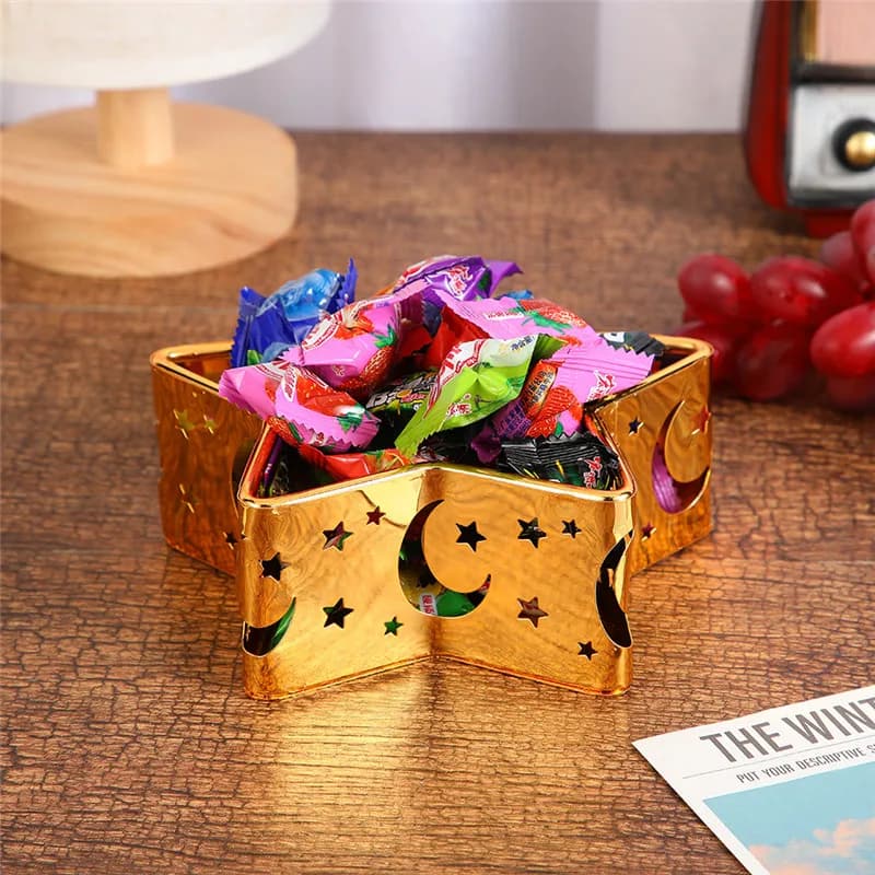 Piatto di caramelle creativo con stella a cinque punte cava Piatto di frutta secca in metallo Ciotola per decorazioni di nozze artigianali inventive