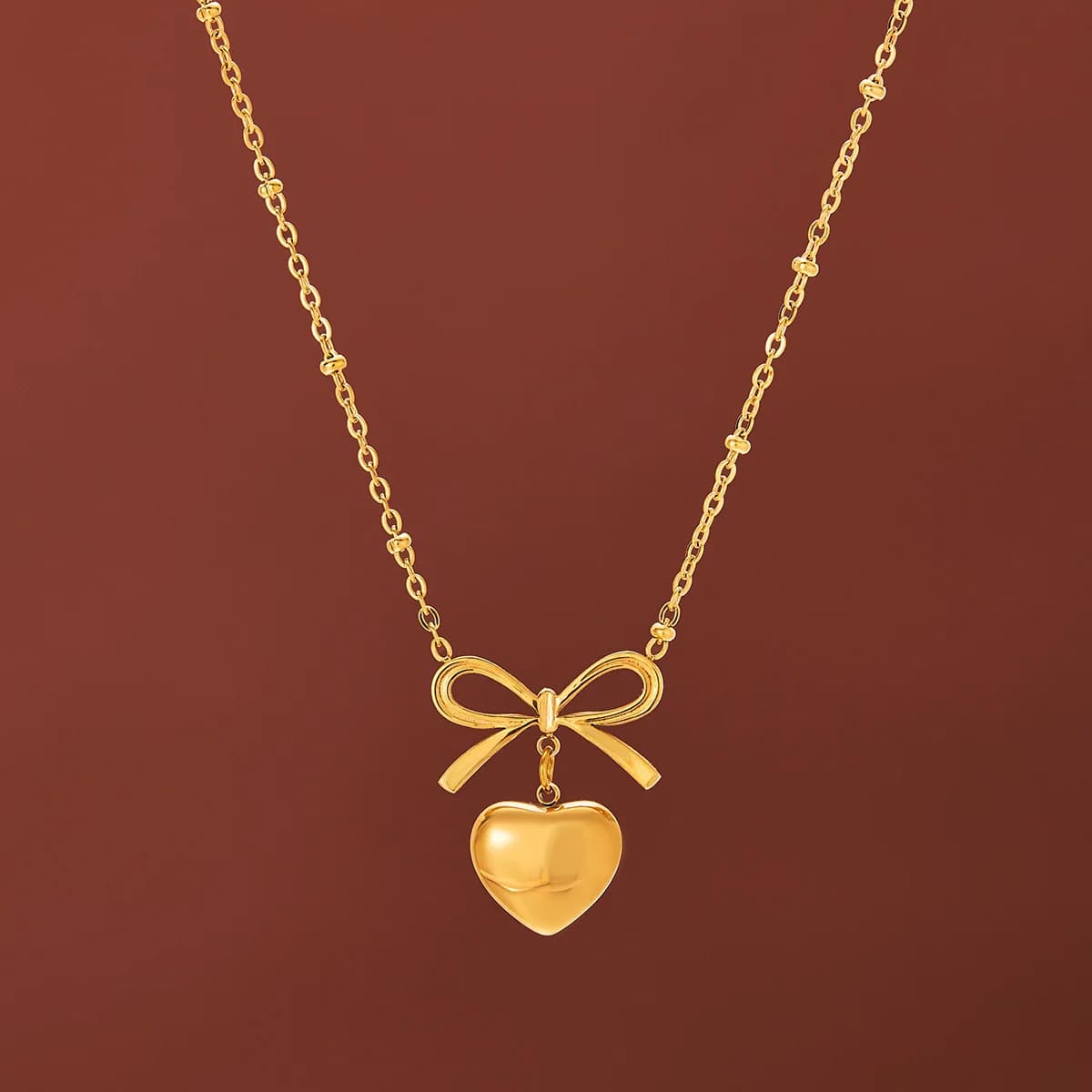 Elegant Women's Necklace with Bow and Heart, 18K Gold Jewel, Delicate Heart Pendant Stainless Steel, Gift for Mother's Day