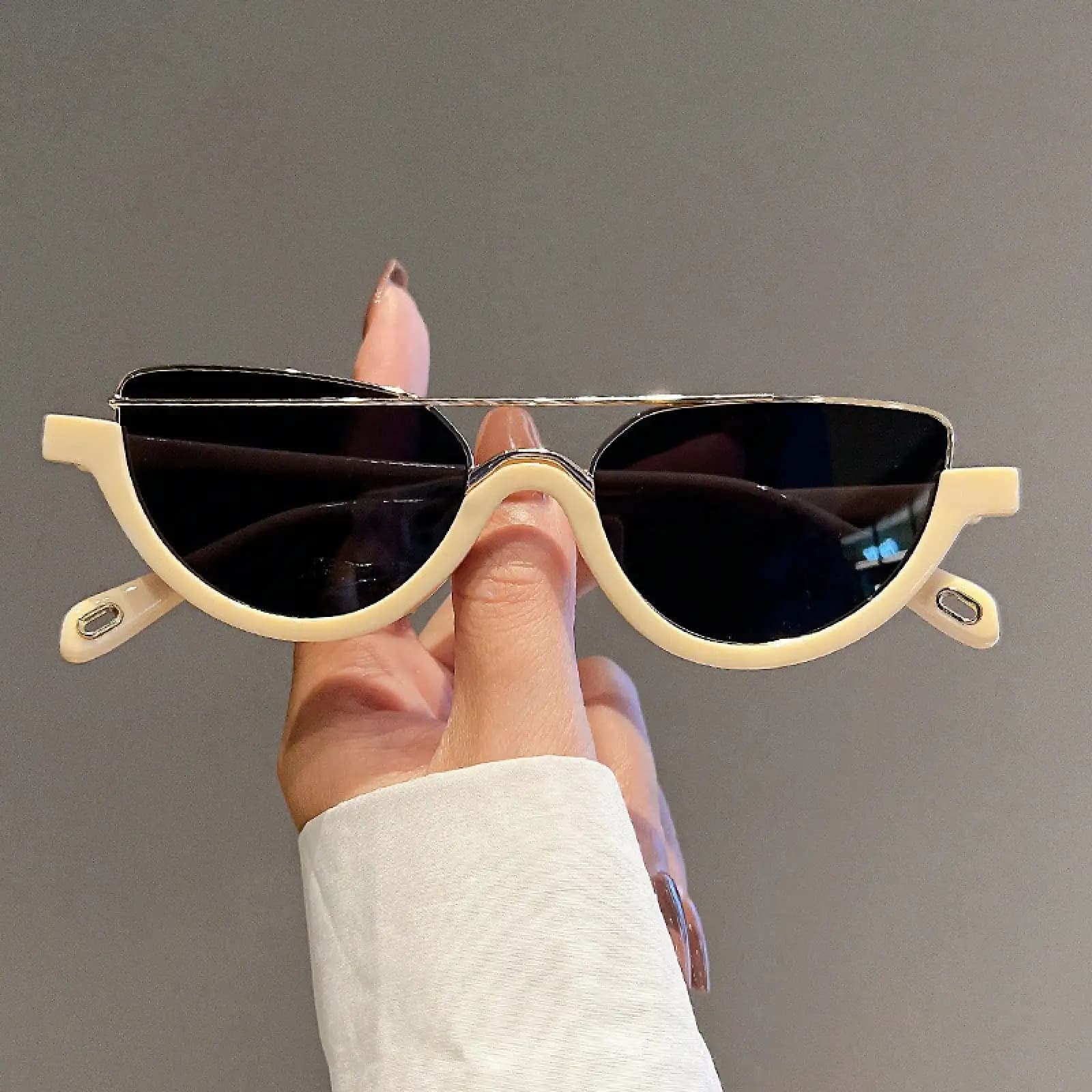 Women's Half-Fashion Glasses Street Photography Style