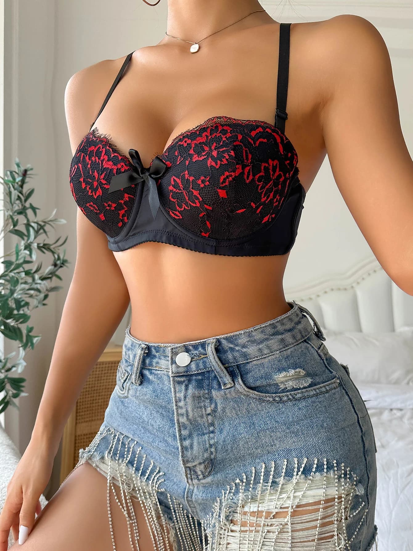 lingerie sexy alla moda con bordi in pizzo in stile europeo e americano raccolti insieme Reggiseno push up regolabile verso l'alto