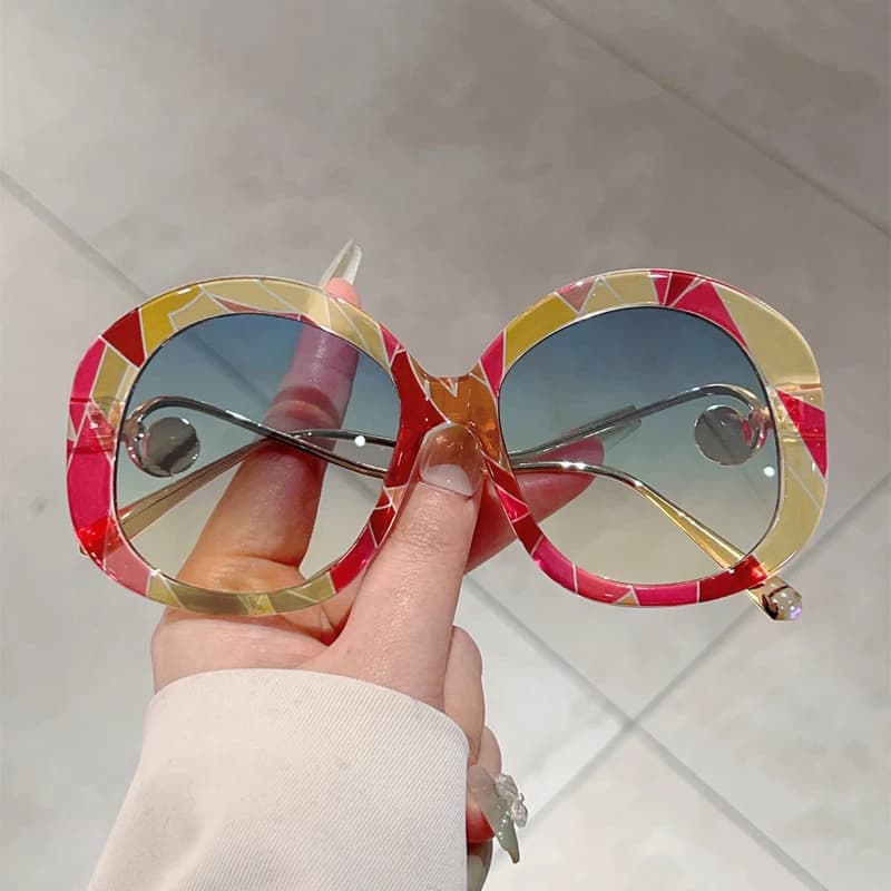 KAMMPT Women's Oversize Round Sunglasses 2025 New Fashion Gradient Multi-colored Toneality with Pearls Sunglasses with Brand Fashion Design